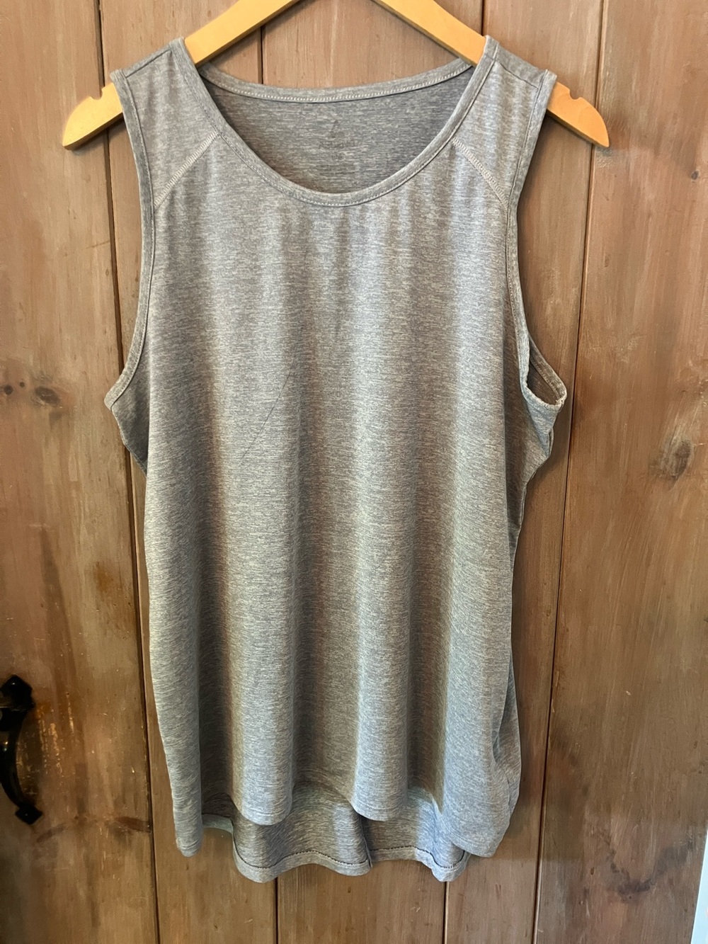 Ascend Women's Heather Gray Sleeveless Tank Top